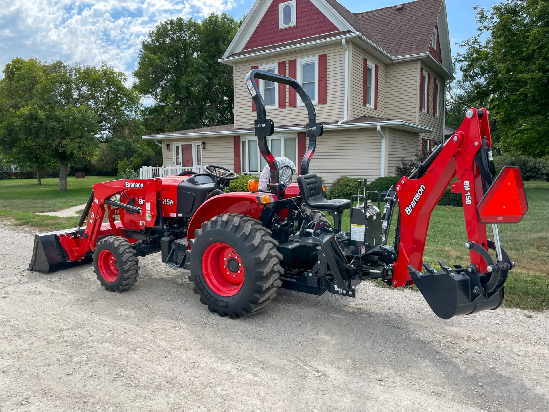 Keast Enterprises, Inc Branson 2515H Tractor, Loader, & Backhoe